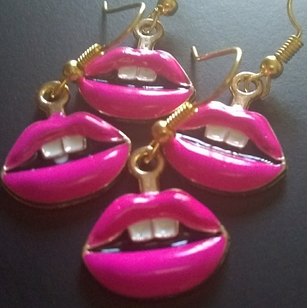 Hot Sexy Handmade Gold Plated Fuchsia Lip Earrings - Picture 5 of 6